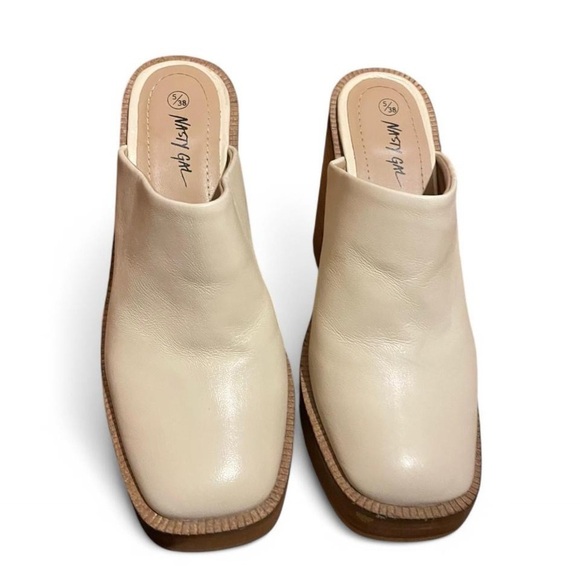 Nasty Gal Cream and Brown Mules with Chunky Wooden Heel - Picture 3 of 3